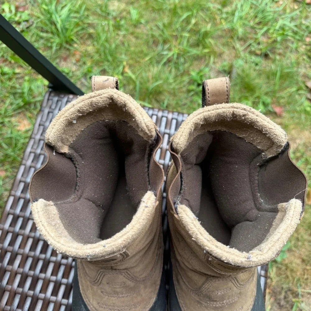 A- The North Face Men Chilkat II Waterproof Insulated Winter Boots Brown US 10